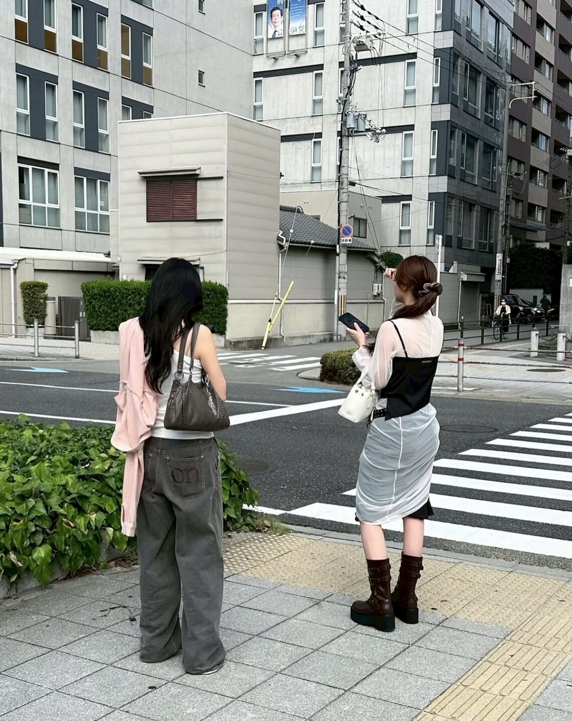 61FE1329-0C84-4909-BADA-B4C31B939A83