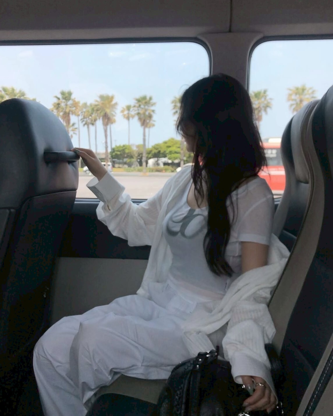 F420F958-CDE4-4130-9784-26CAE040465D