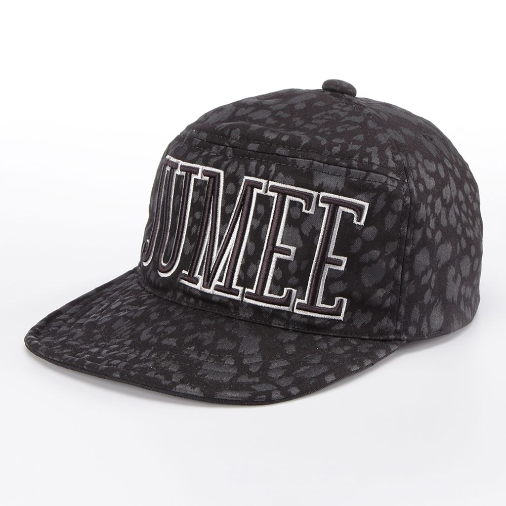 tw-11134207-7ra0k-mbeuczn7yogoc5