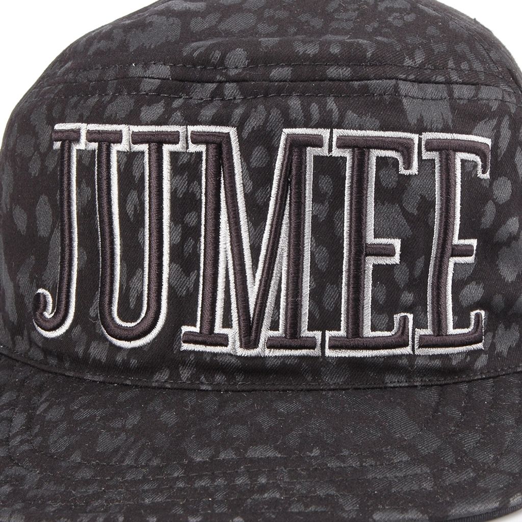 tw-11134207-7ra0k-mbeuczn7x9w8e8