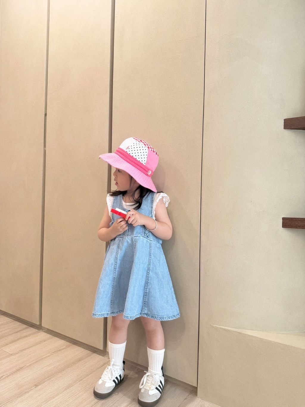 D1FE57BD-85C7-48A6-ABDE-361BAB87E76B