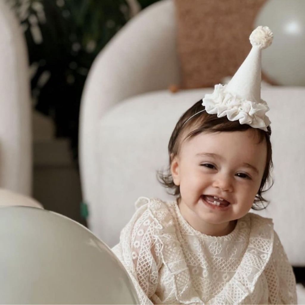 tw-11134207-81ztk-mi122b6zb6dg9c