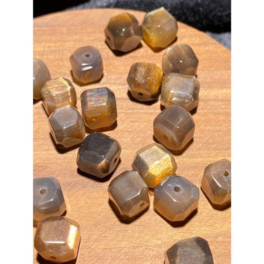 tw-11134207-820ld-mmvi5zl1kc9082