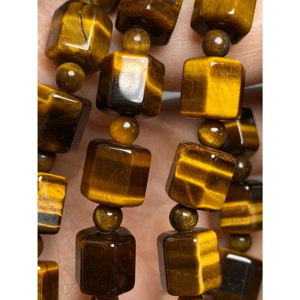 tw-11134207-820li-ml4qiuf5p5ag41