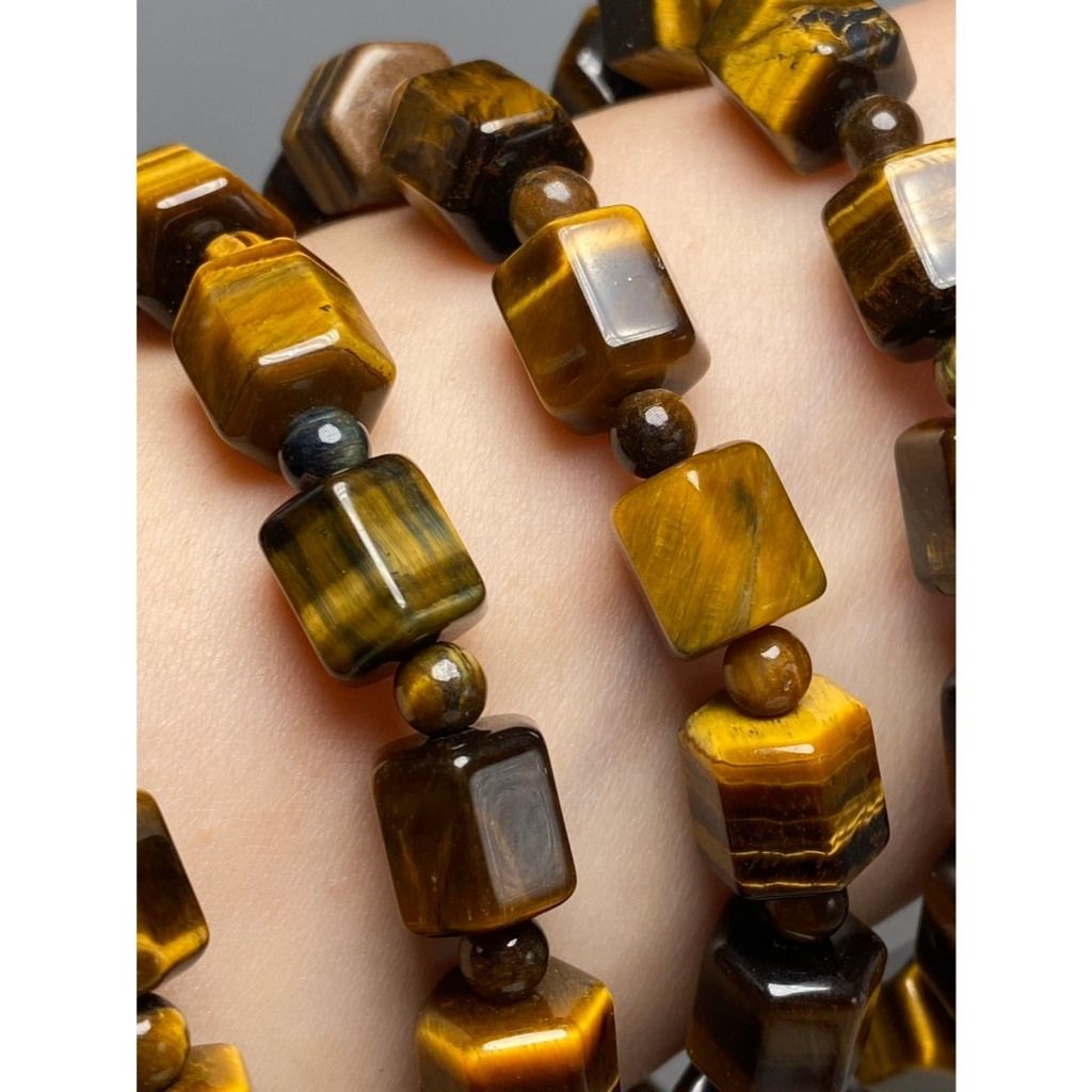 tw-11134207-820la-ml4qiueqzl7108