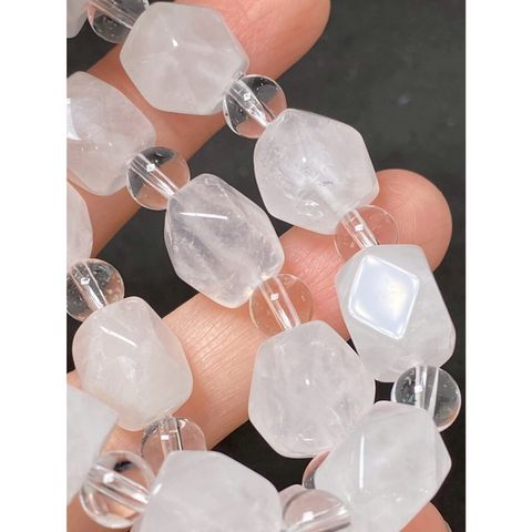 tw-11134207-81zto-mhuacm318j5y18