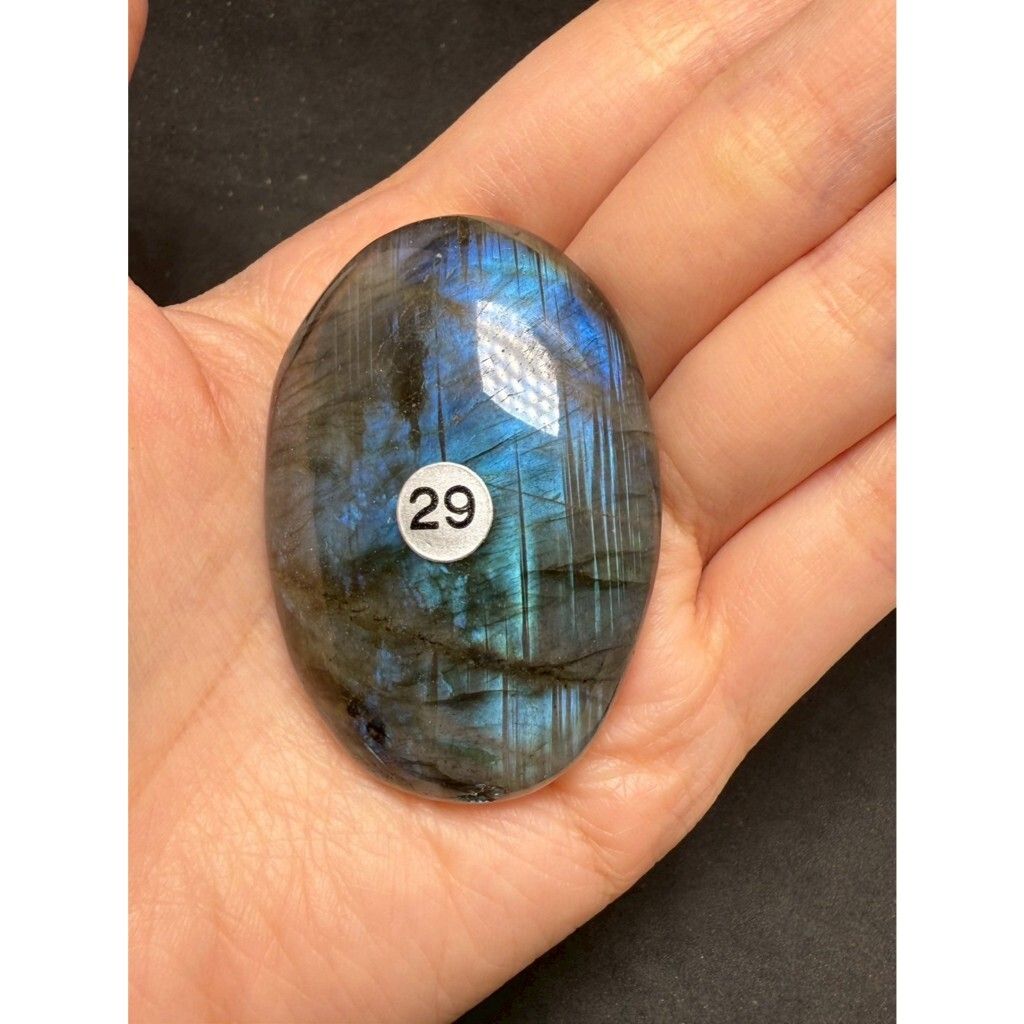 tw-11134207-7ra0k-mcadndq6nyb5ba