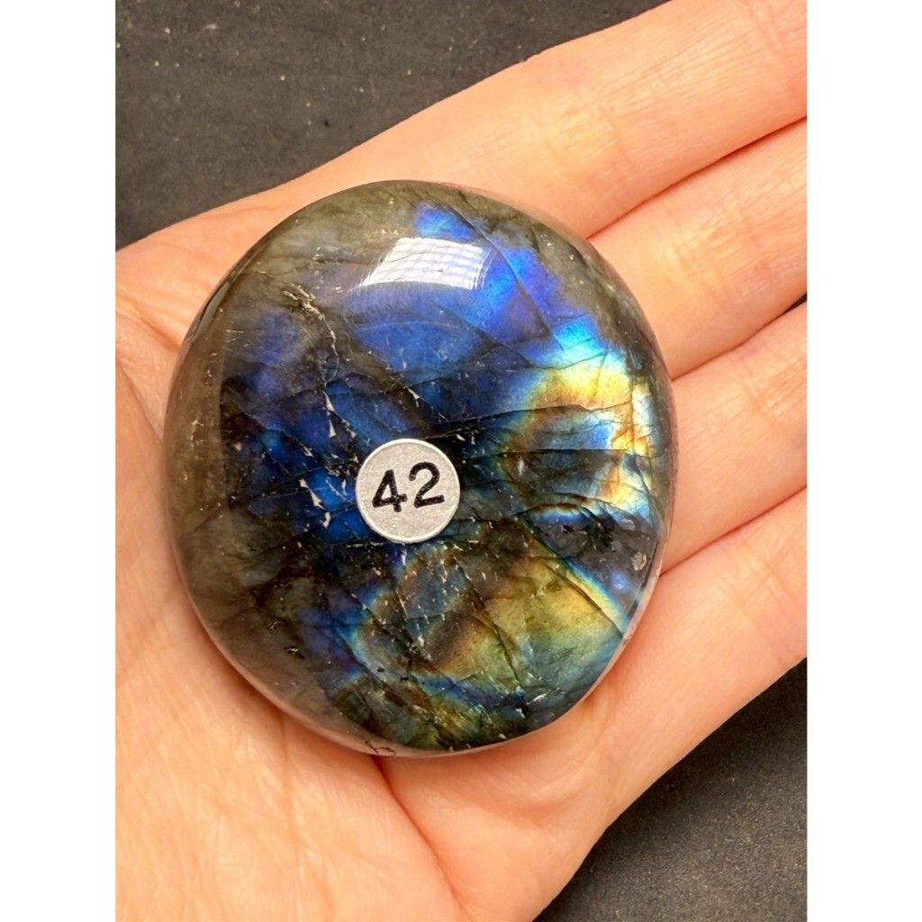 tw-11134207-7ra0s-mcadnz817iby0c