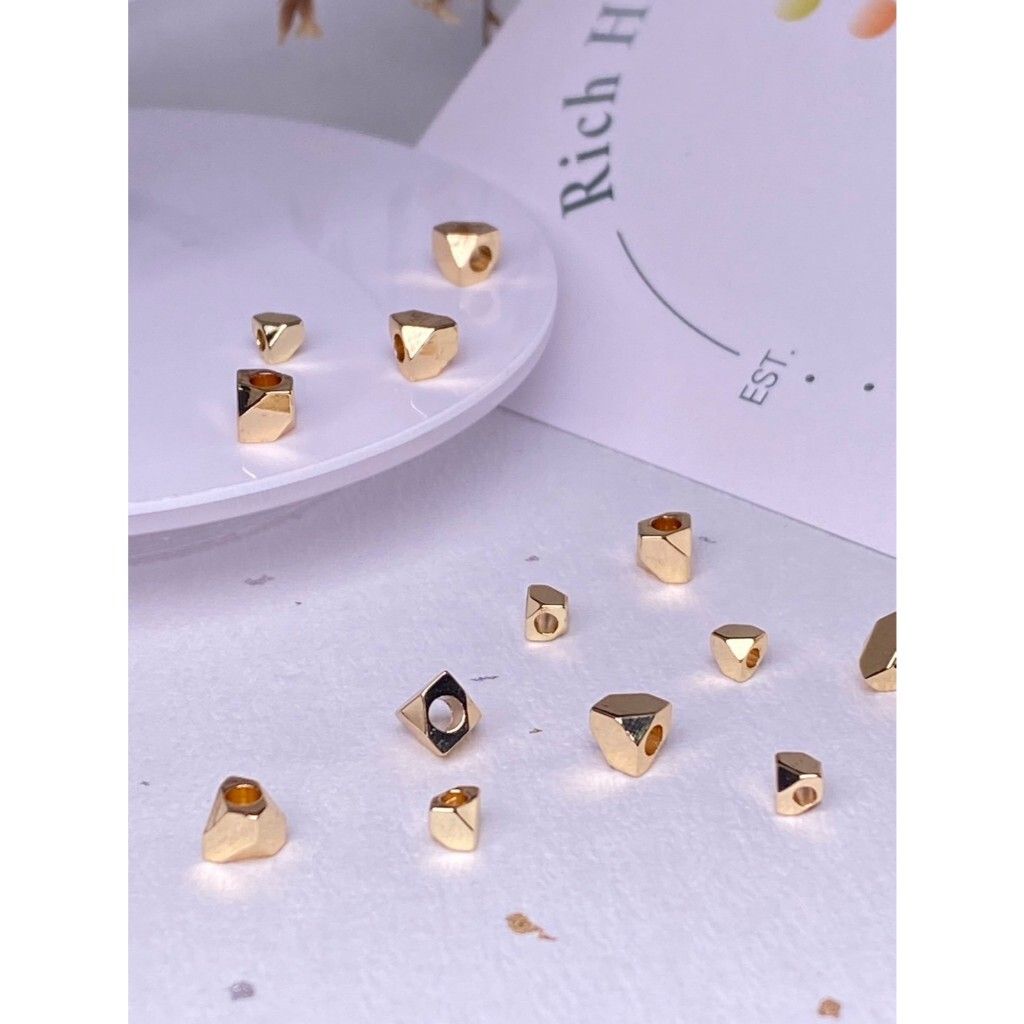 tw-11134207-7rasi-m3cw2tyzrzo767