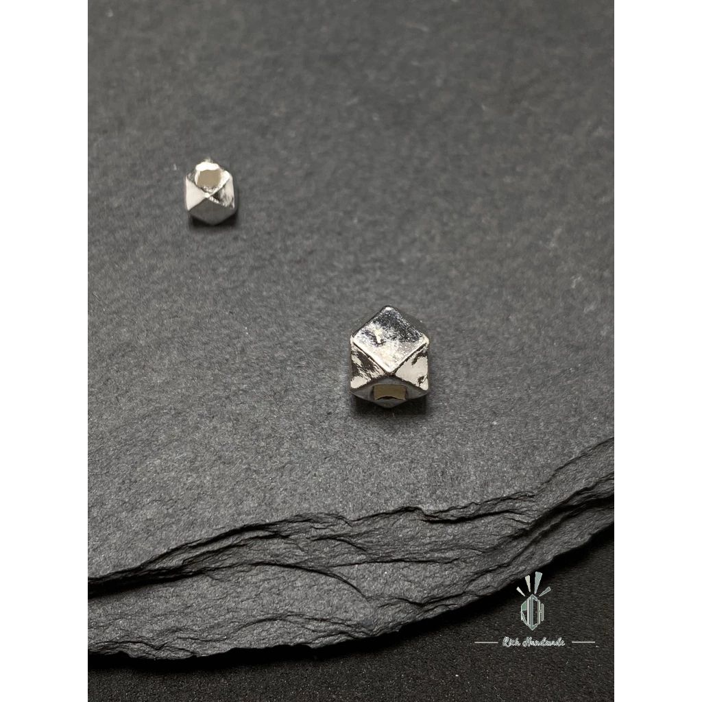 tw-11134211-7ras9-m2v2l0wkotwra1