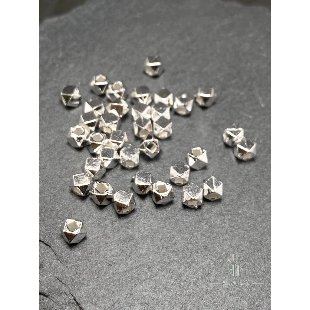 tw-11134211-7rasg-m2v2l0wkrn1n39