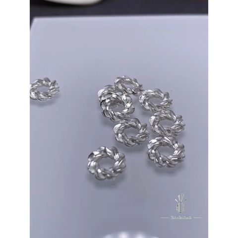 tw-11134211-7rasj-m2v2pnbu1yzvff