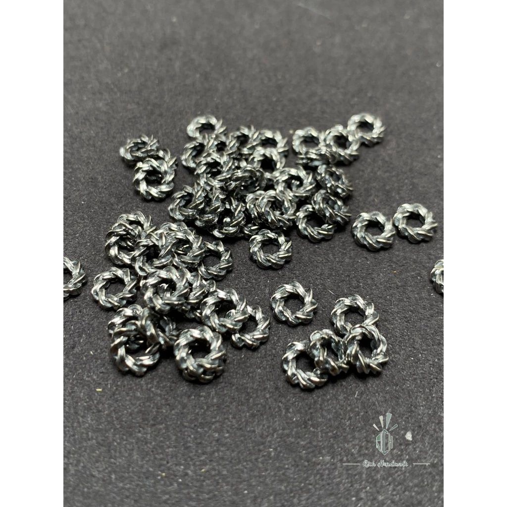 tw-11134211-7rasi-m2v2l0wkug6jb5