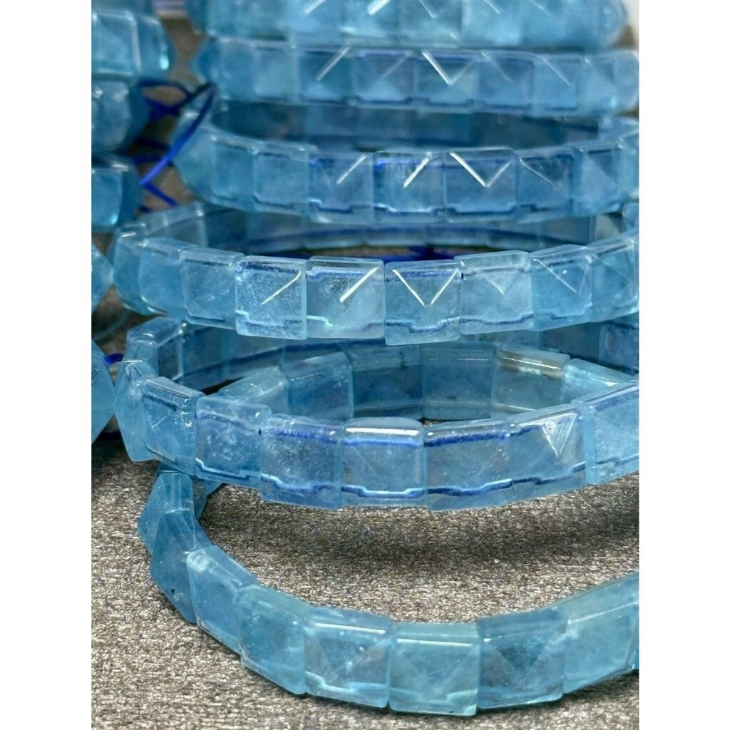 tw-11134207-7ra0i-mdfvbt2d701317