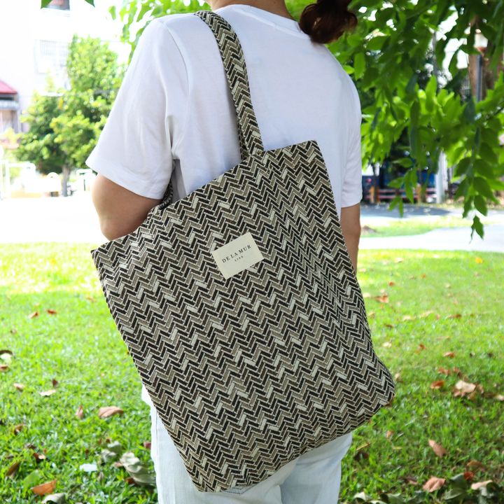 bure-tote-bag-interior-storage.jpg