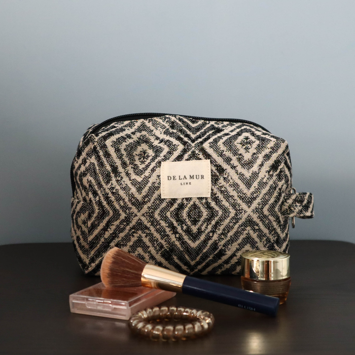 linen-makeup-bag-ria-what-is-in-my-bag.jpg