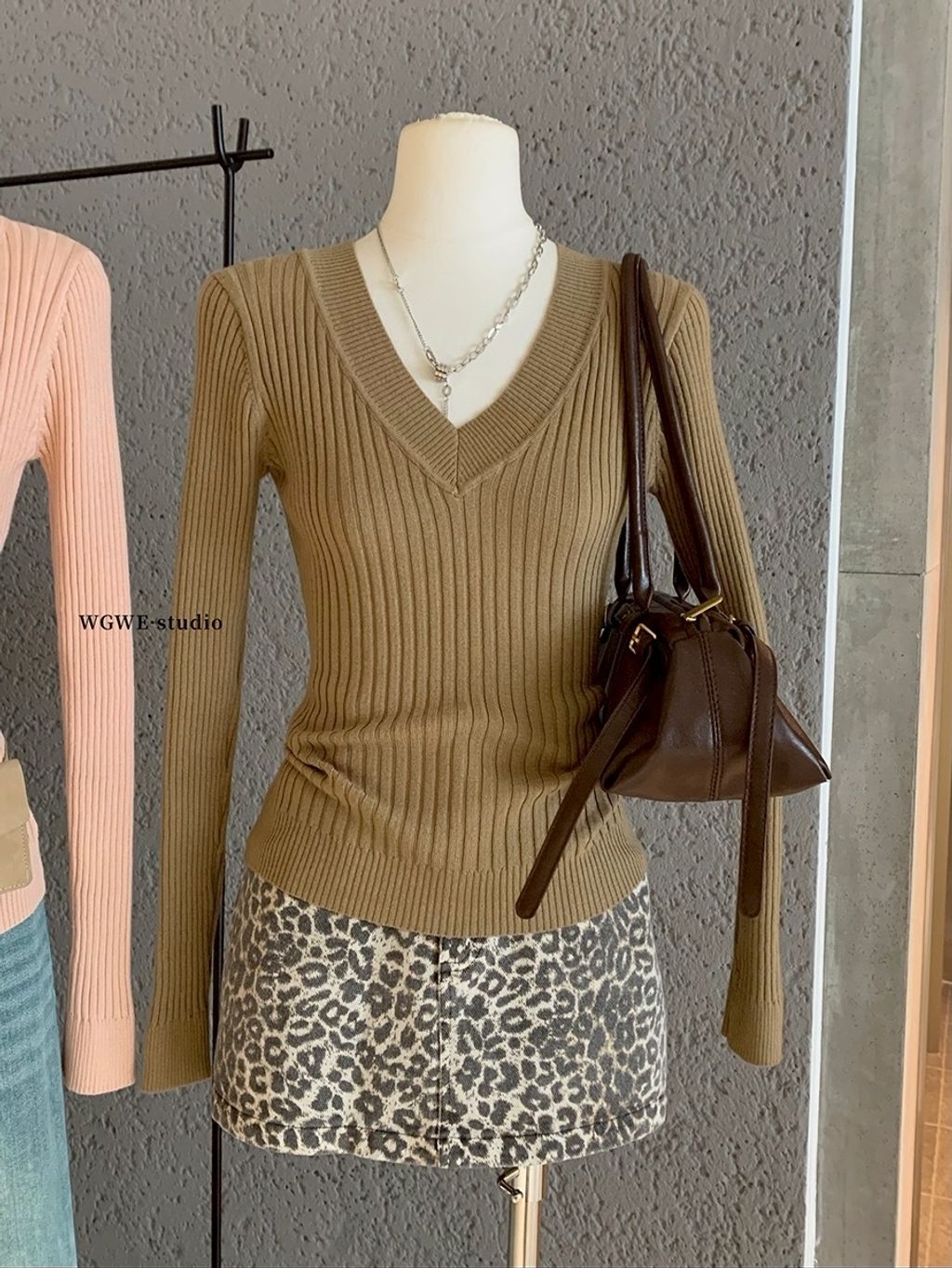 B26DCB00-055D-4E14-9998-559D6EA87A37