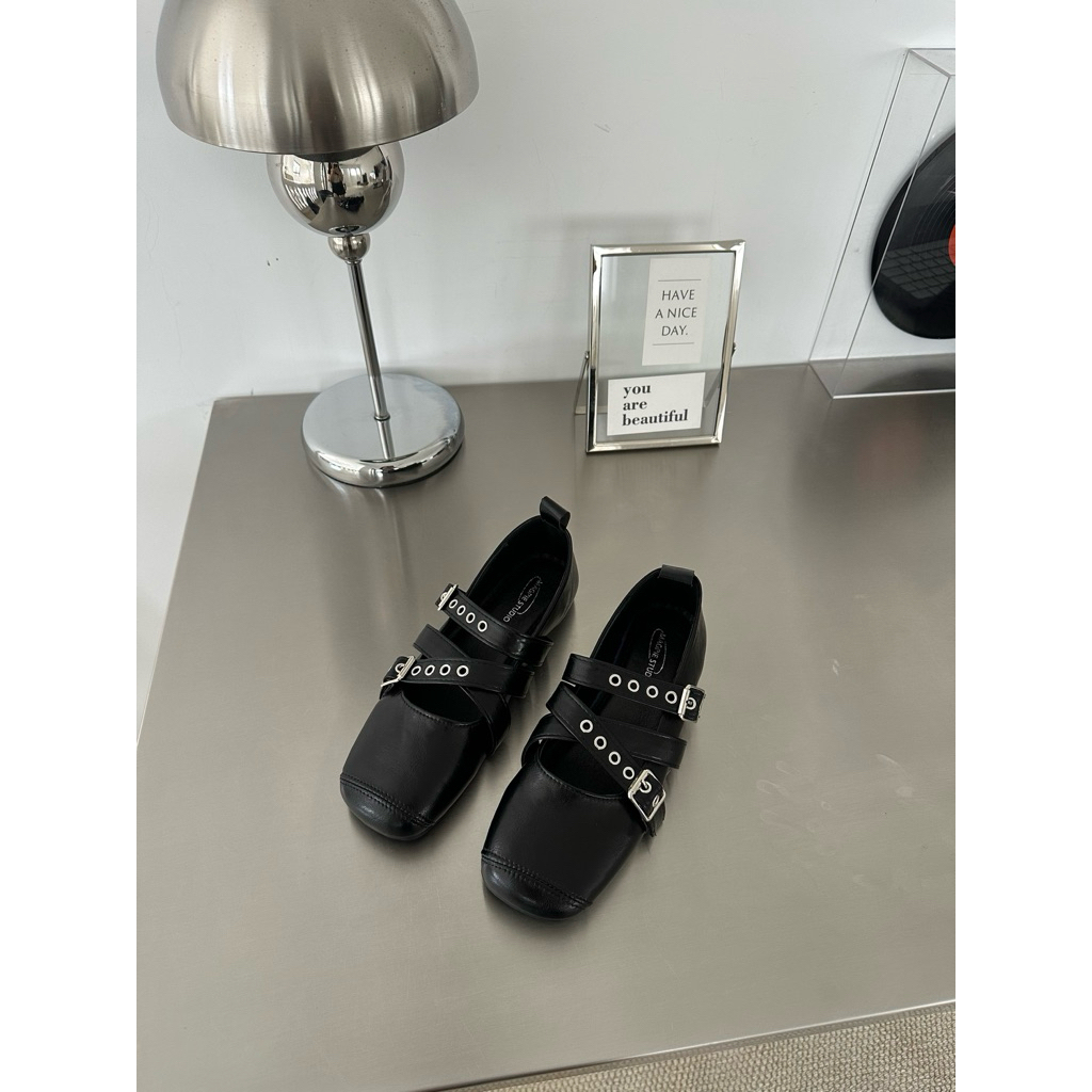 tw-11134207-7ra0l-mc7xv1xrwen01e