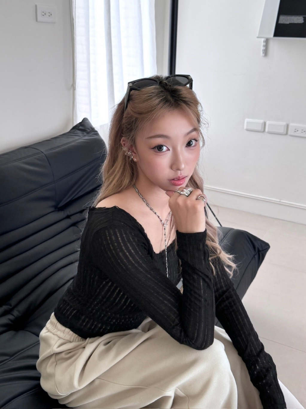 tw-11134207-81ztm-mg6jl1l5ct8vbe