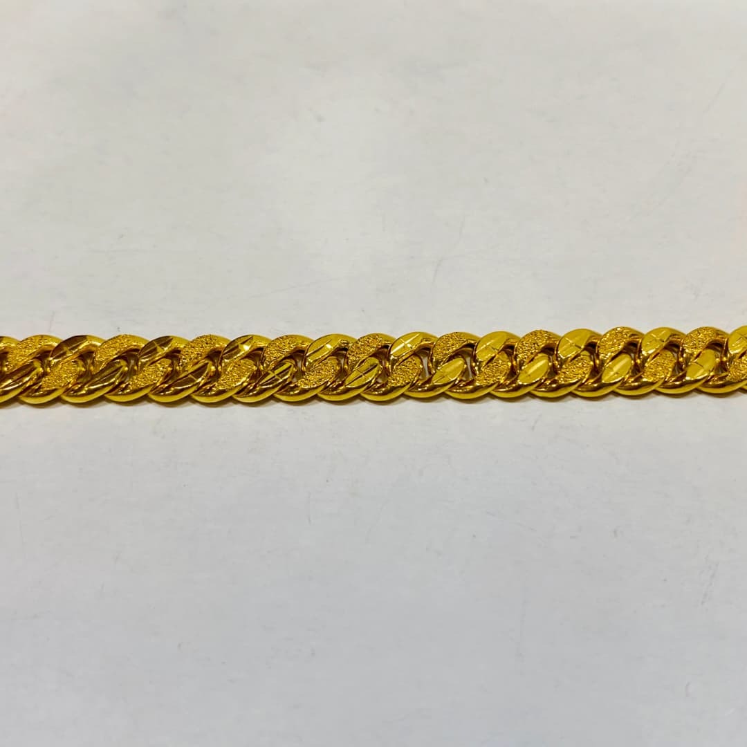 916 Curb Link Bracelet