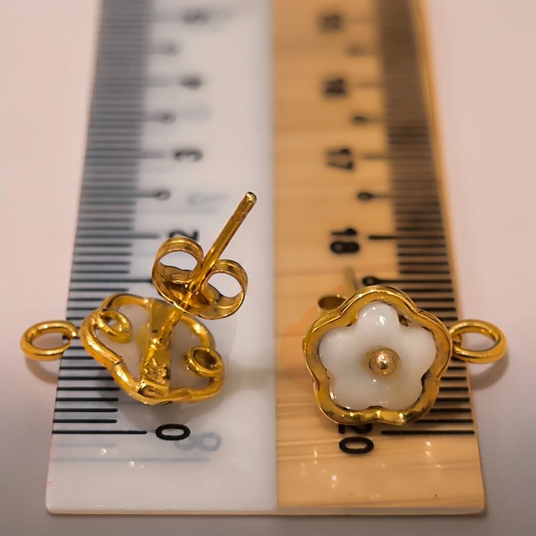 14k-gold-lavender-jade-flower-stud-earrings (2)