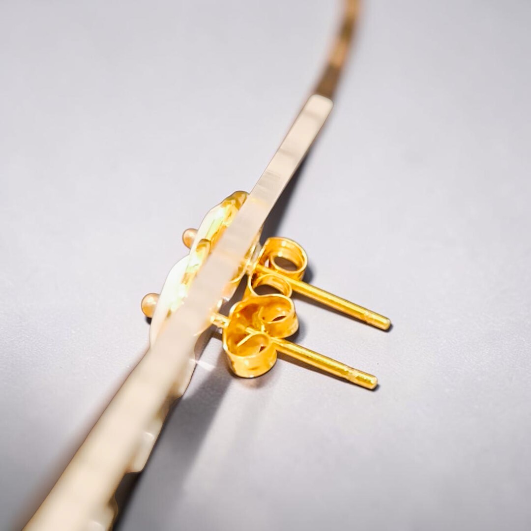 14k-gold-lavender-jade-flower-stud-earrings