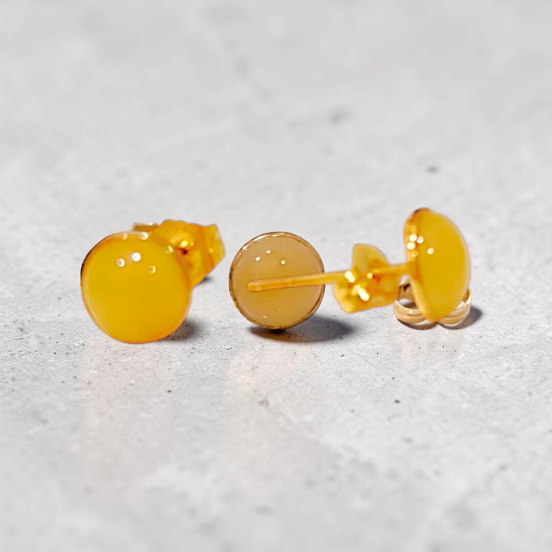 18k-gold-yellow-jade-cabochon-stud-earrings (6)