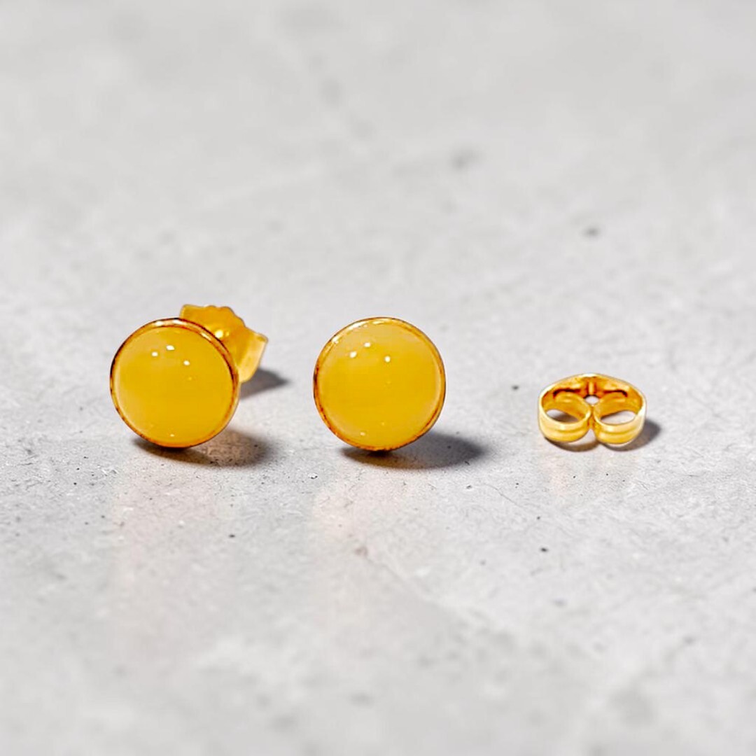 18k-gold-yellow-jade-cabochon-stud-earrings (7)