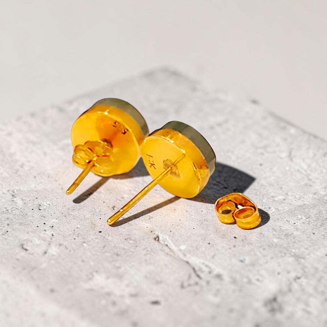 gold-moss-green-jade-disc-stud-earrings