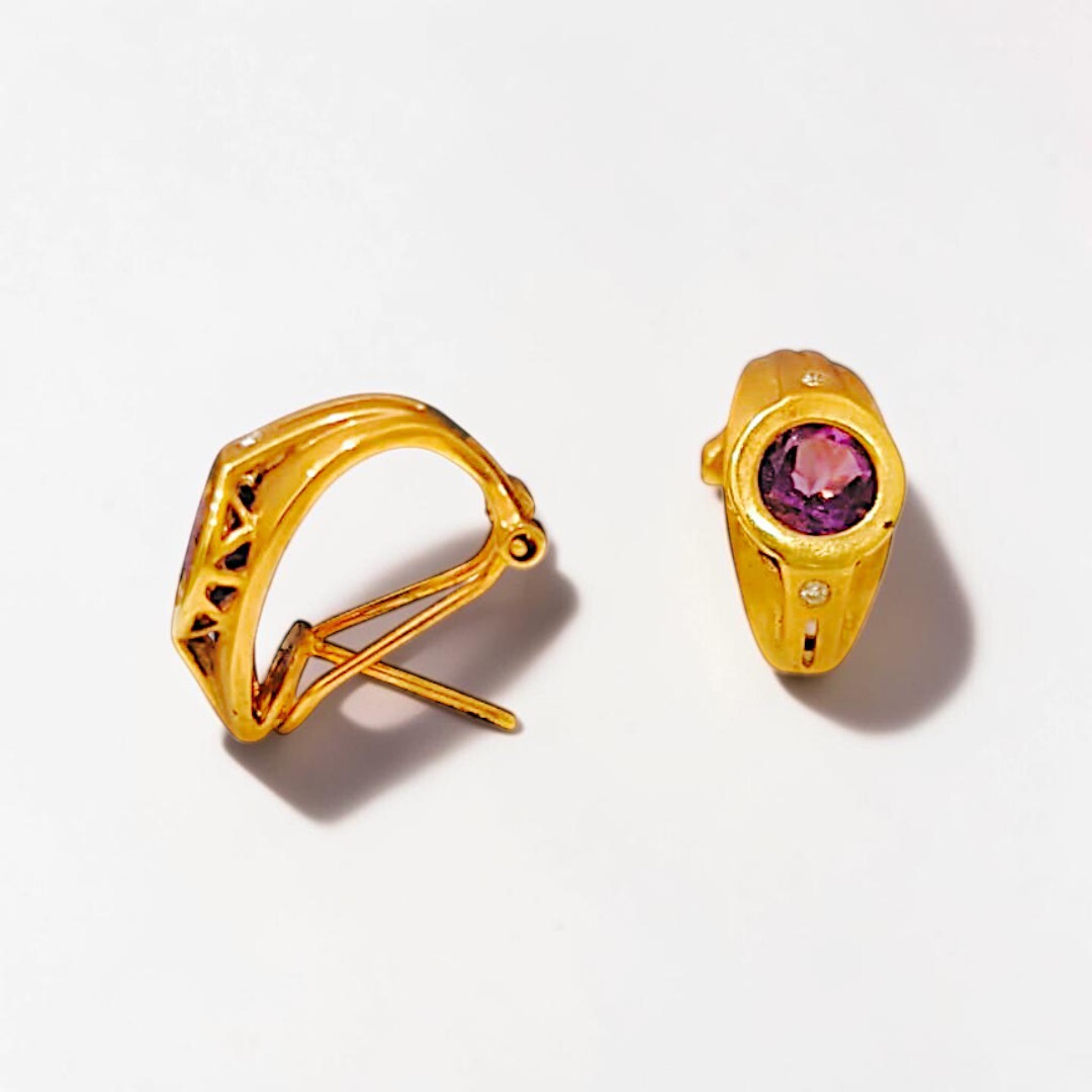 14k-gold-amethyst-huggie-hoop-earrings-omega-backs (6)