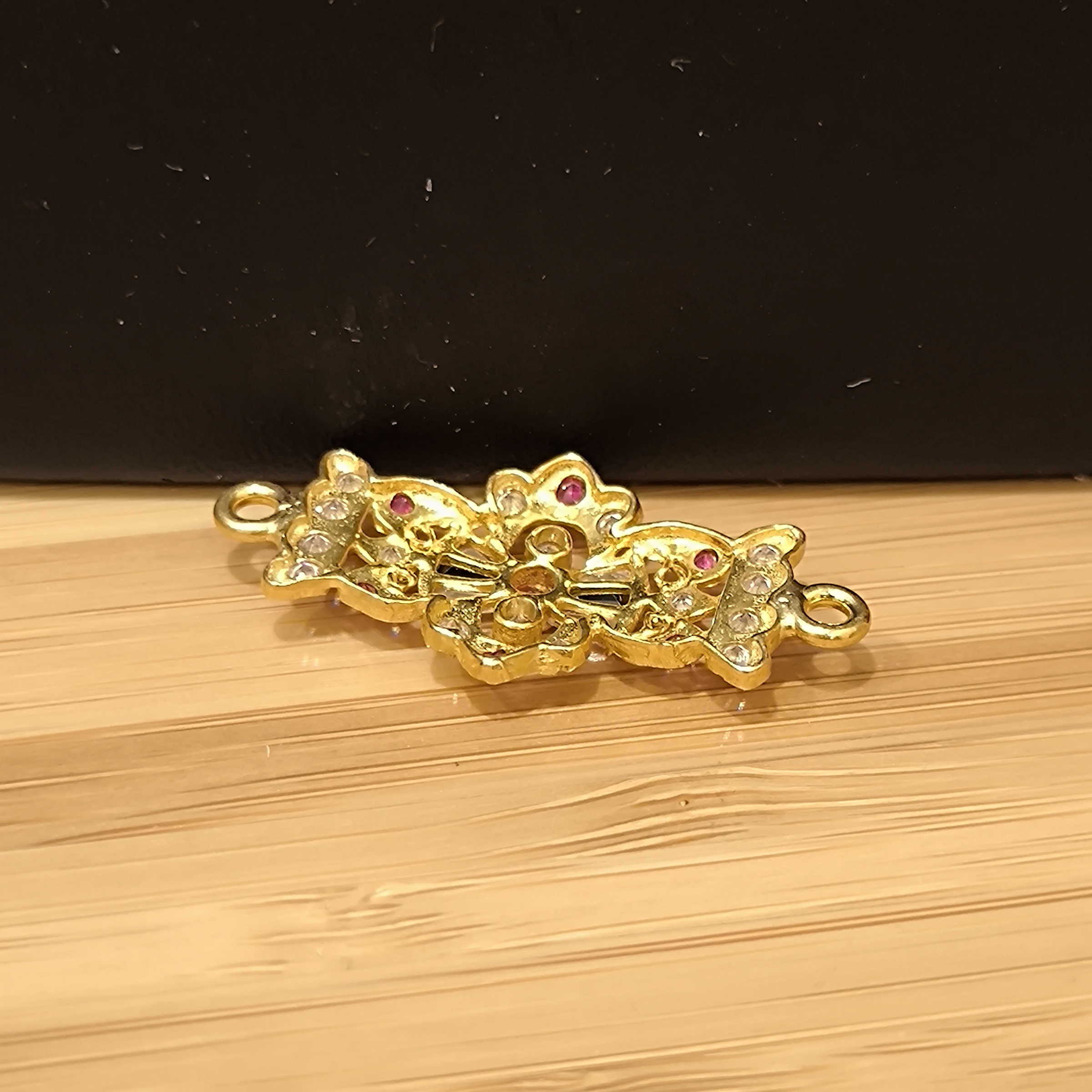 916 (22K) Yellow Gold Horizontal Connector Motif  Ruby & Zircon Link (1)
