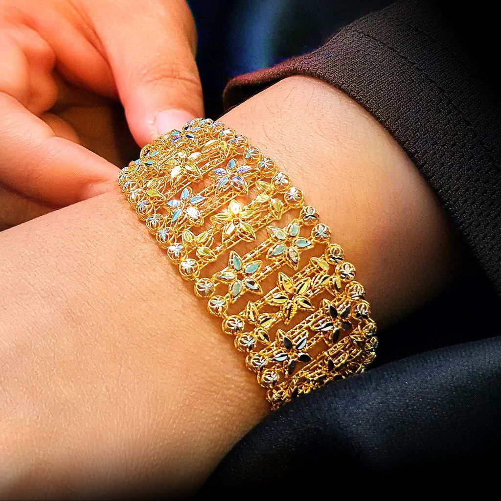 photo_6215297575942819042_y