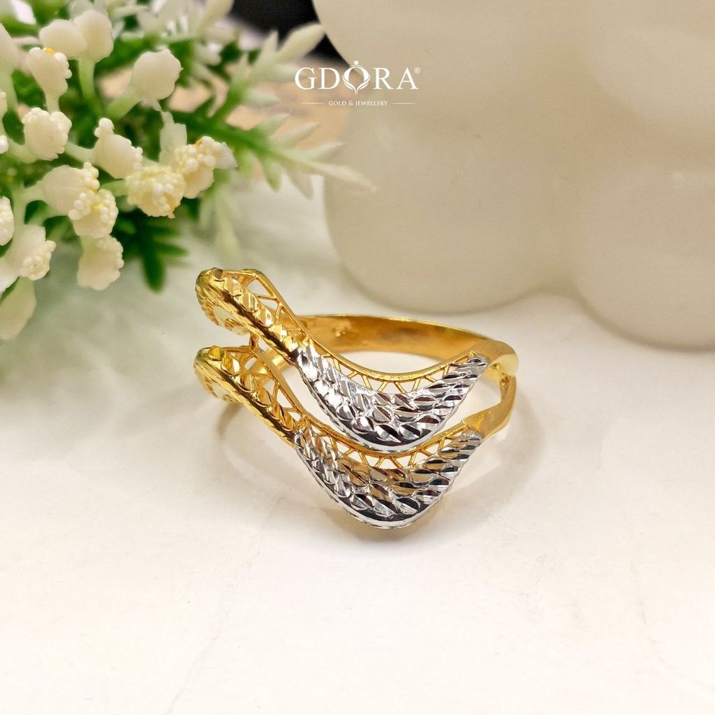 photo_6246968531639536902_y