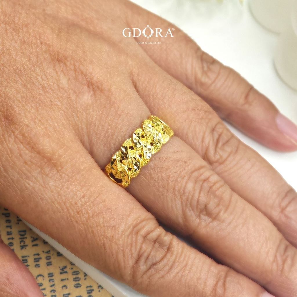 photo_6246968531639536910_y