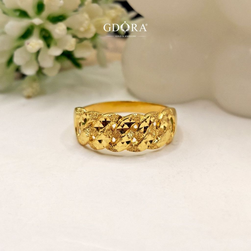 photo_6246968531639536909_y