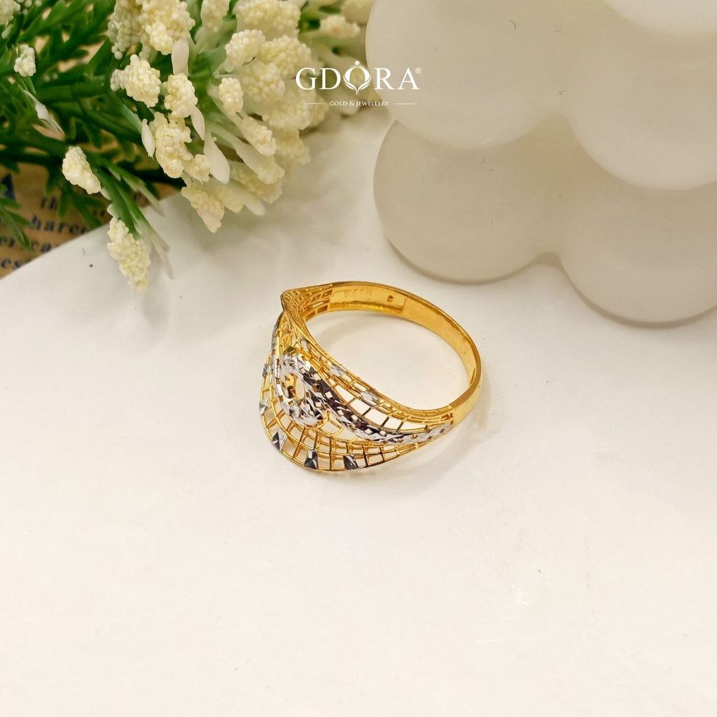 photo_6246968531639536949_y