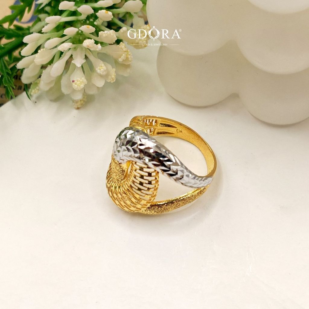 photo_6246968531639536953_y