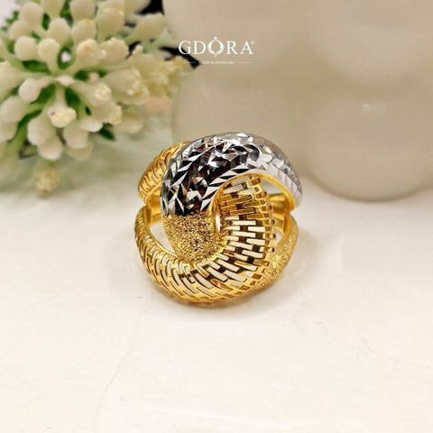 photo_6246968531639536951_y