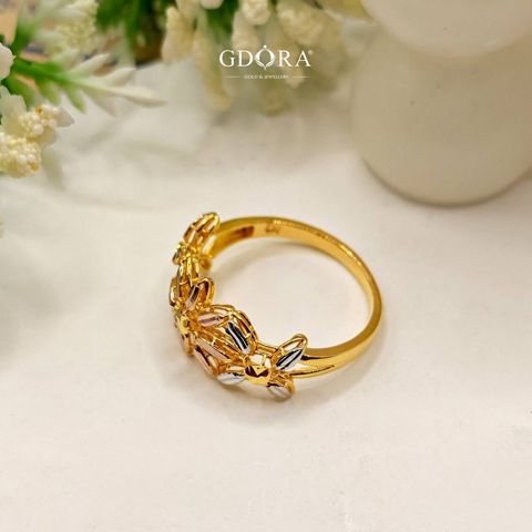 photo_6253401933087444748_y