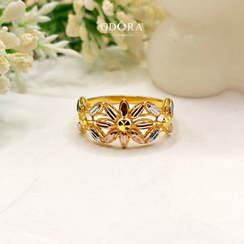 photo_6253401933087444746_y