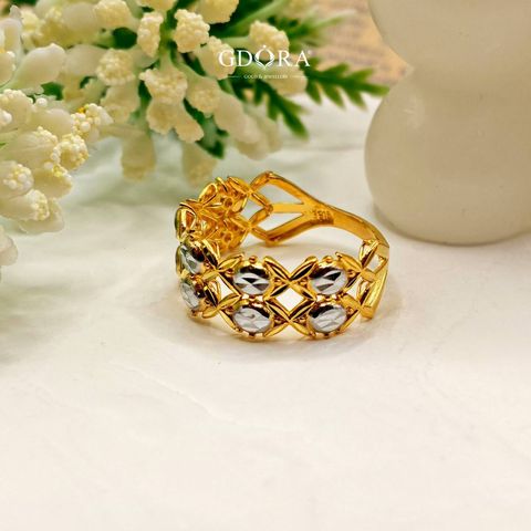 photo_6253401933087444875_y