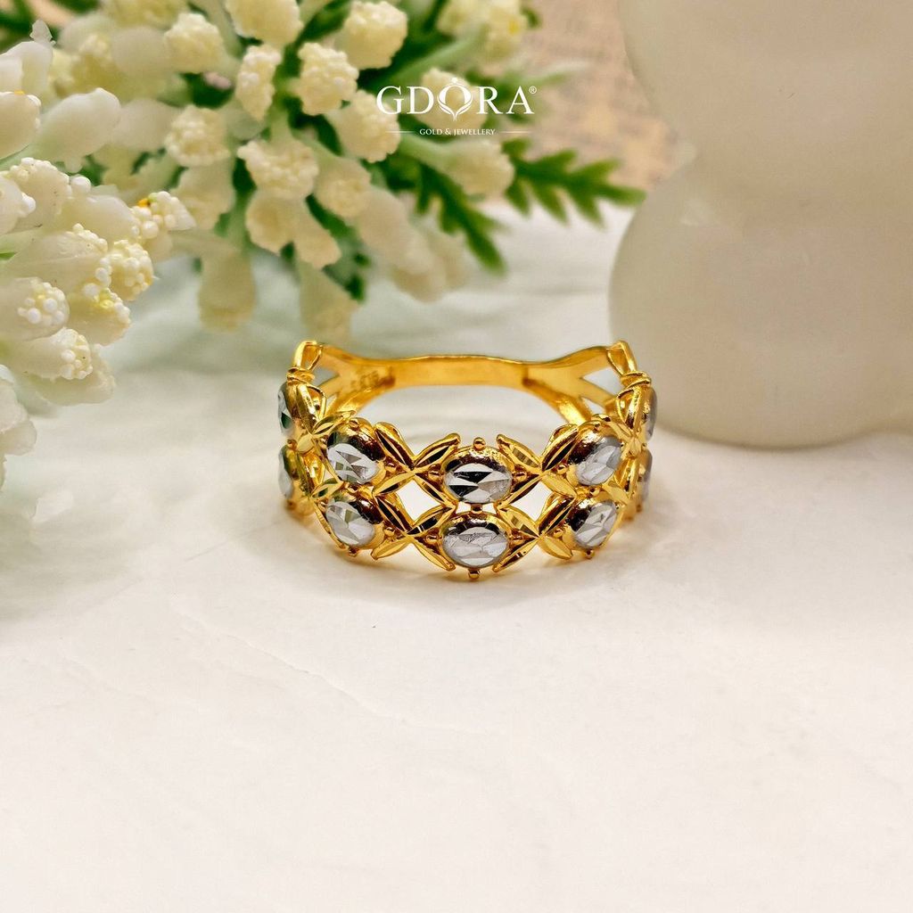 photo_6253401933087444874_y