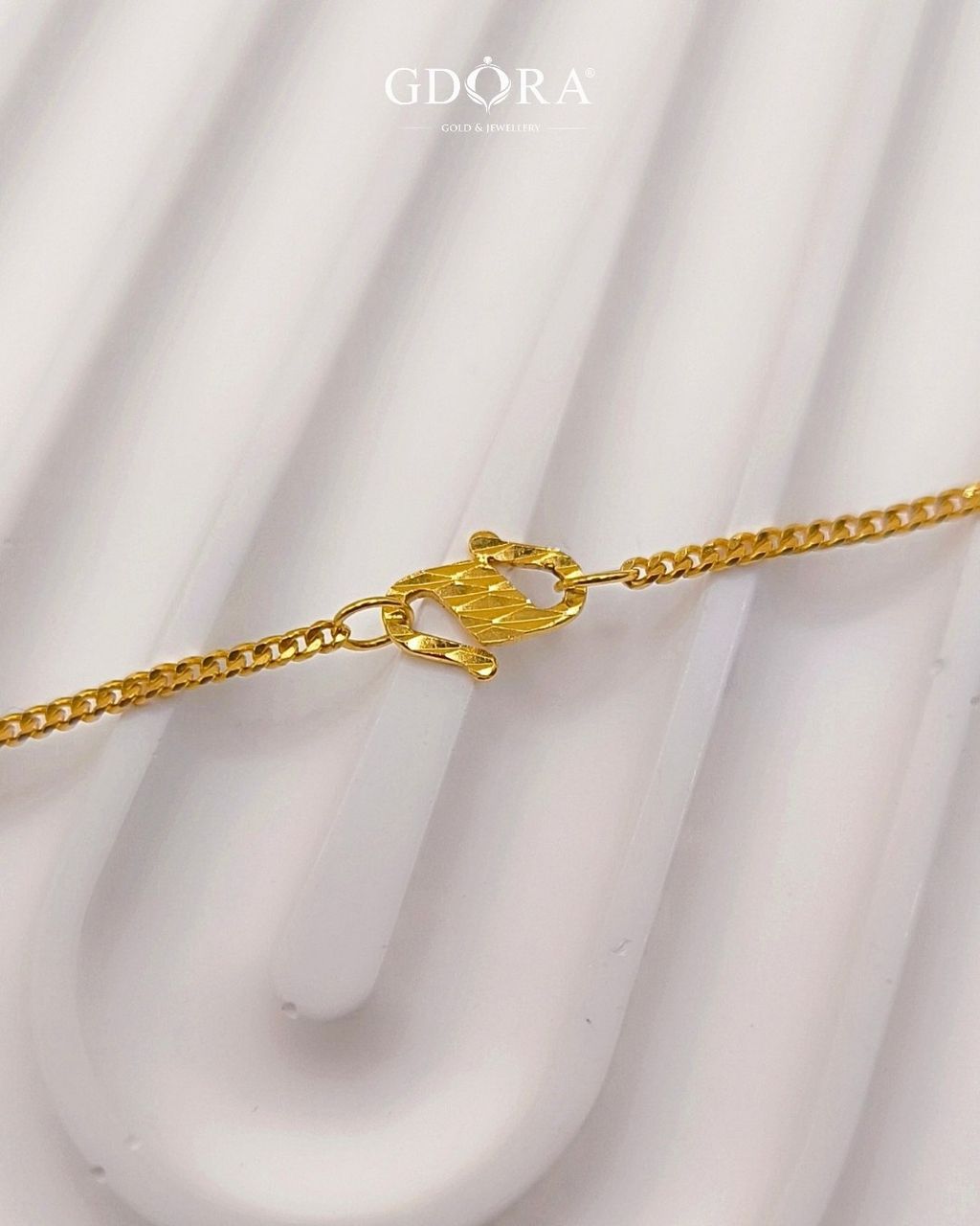 photo_6255993366029995909_w