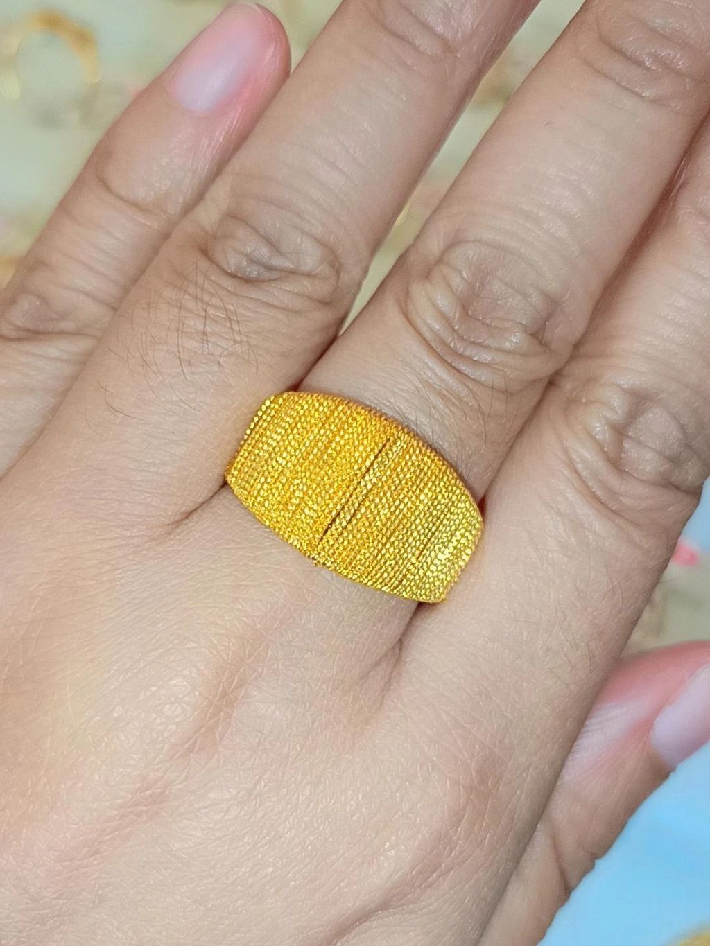 photo_6260545962644278656_w