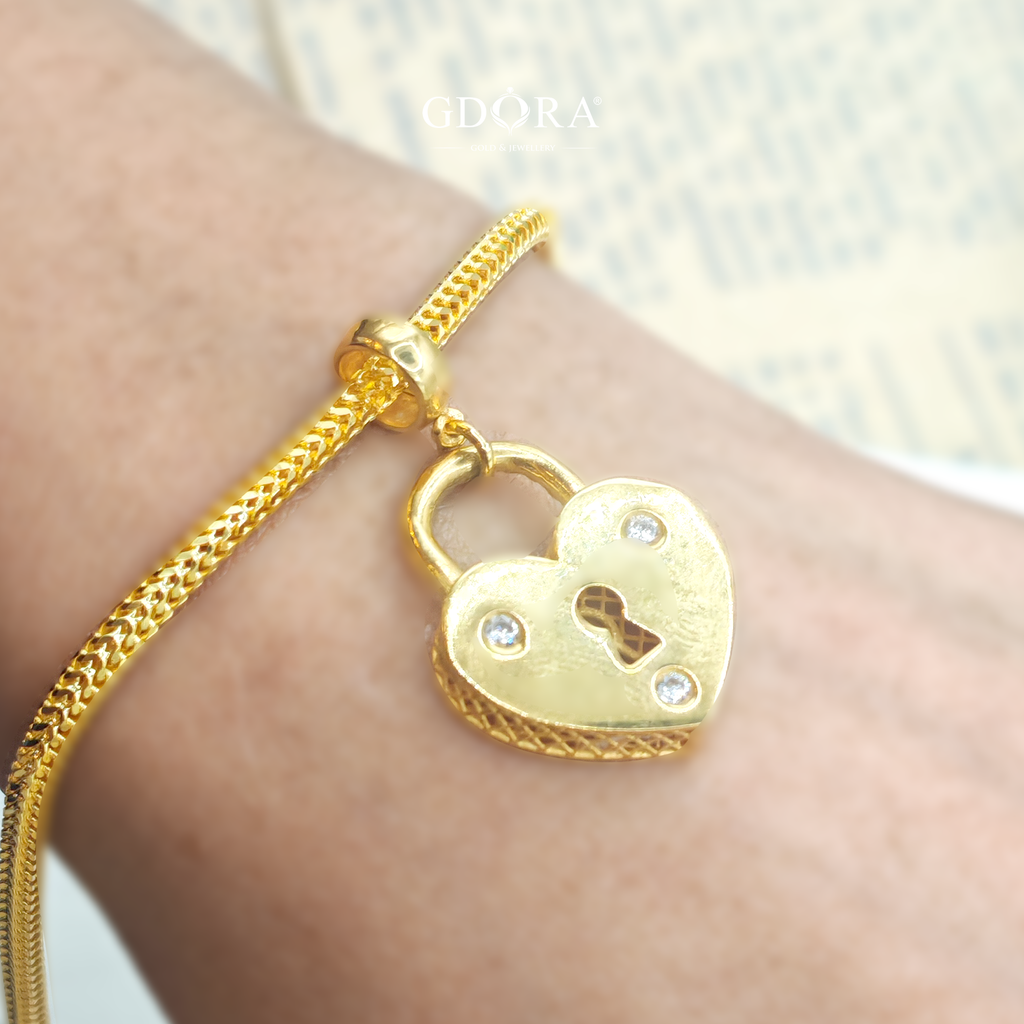 charm love 4
