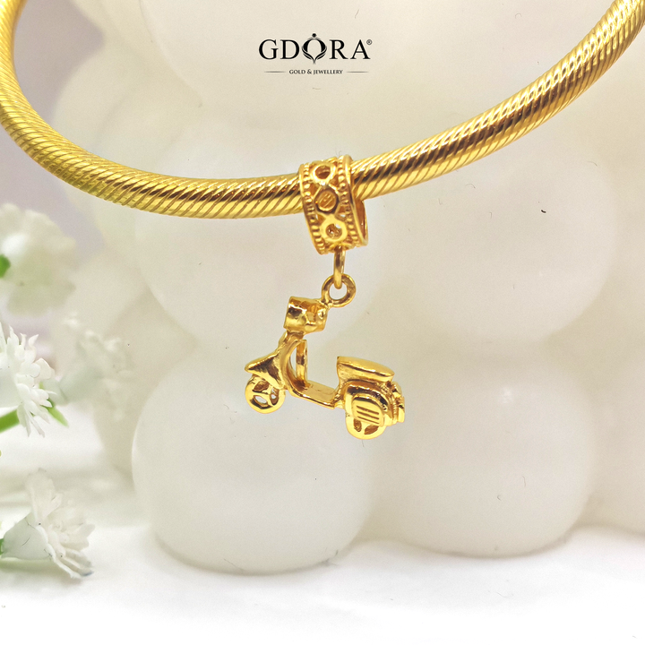charm vespa dangle 3