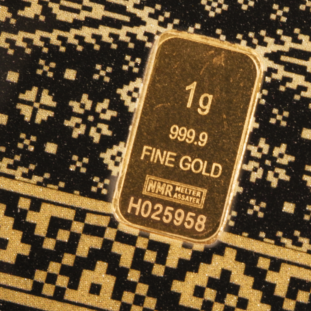 Web-PreLoved1G-999.9_HABIB-1x1-Closeup2