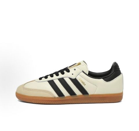 Side profile of women's adidas Samba OG Cream White Sand Strata sneaker ID0478, featuring a cream leather base, earthy sand suede T-toe and 3-stripes, and a gum rubber outsole. Available in Singapore and Malaysia.