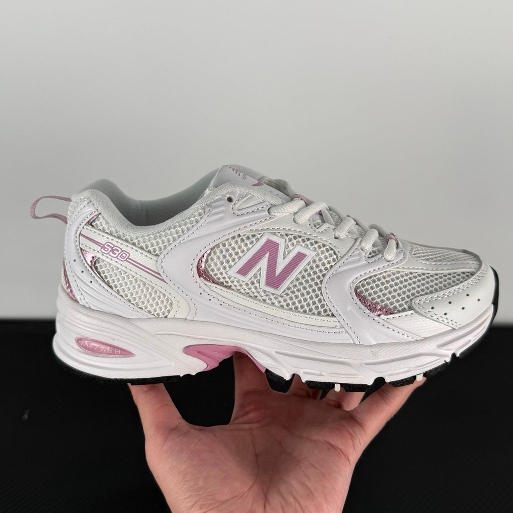 Side profile of the Nike Air Max Plus OG sneaker DX0755-600 in Raspberry Red, featuring a striking red-to-black gradient mesh upper, glossy black TPU cage, and visible Tuned Air cushioning units. Available in Singapore and Malaysia..jpg