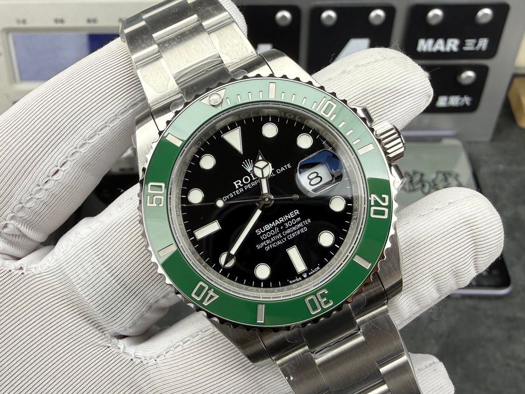 : Discover the highly coveted Rolex Submariner Date (M126610LV-0002), affectionately known as the "Starbucks." Featuring a green Cerachrom bezel, black dial, Calibre 3235, and Oyster bracelet. Fast shipping across SG & MY..jpg
